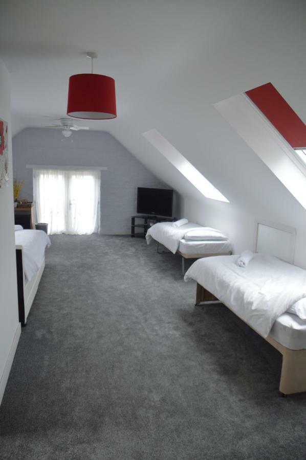 Отель Tarras Little Hadham Экстерьер фото